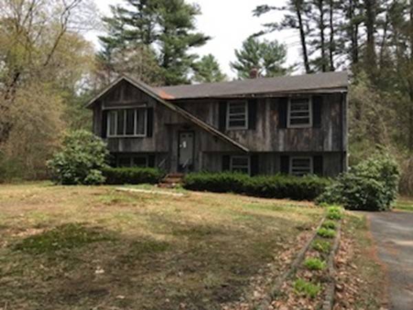 19 Wood St, Middleboro, MA 02346