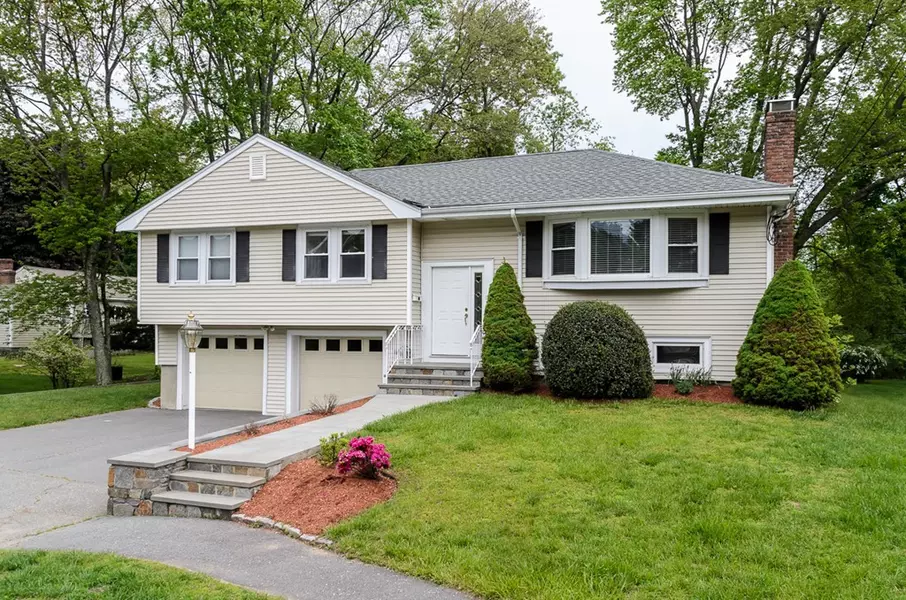 14 Mackintosh Ave, Needham, MA 02492