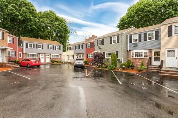 Wakefield, MA 01880,98 Cedar Street #6