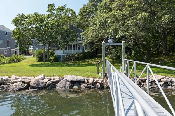 Marion, MA 02738,21 East Avenue