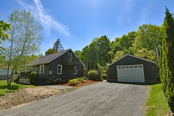 29 Loudville Rd, Westhampton, MA 01027