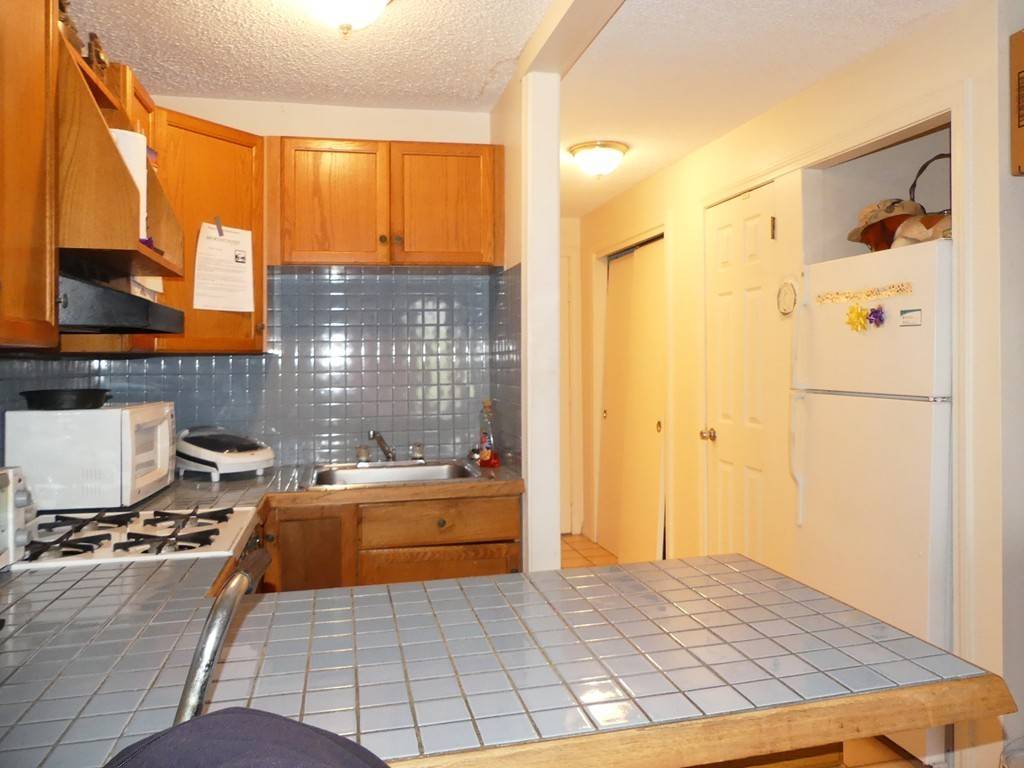 Lawrence, MA 01841,264 E Haverhill St #6
