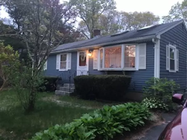 68 Algonquin St, Wareham, MA 02532