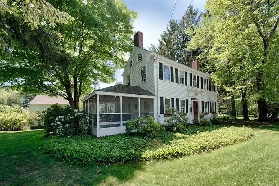 33 Topsfield Rd, Boxford, MA 01921