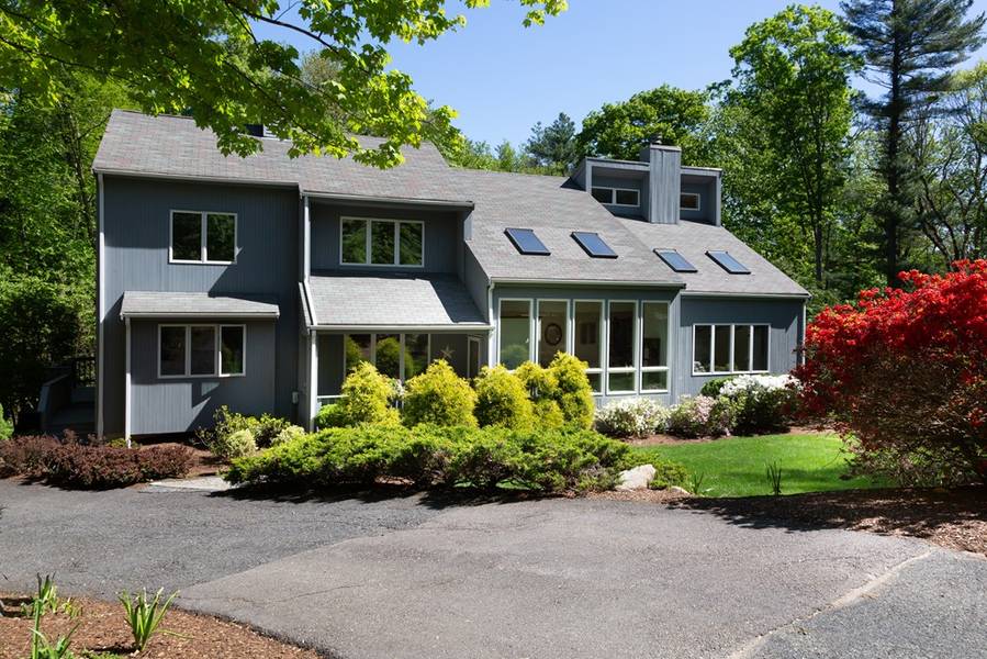 40 Pheasant Wood Rd, Sharon, MA 02067