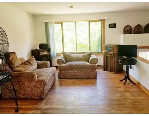 Norton, MA 02766,81 Newcomb St