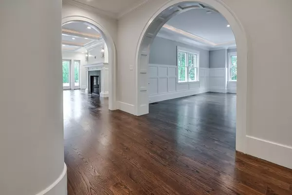 Needham, MA 02494,1283 Central Avenue