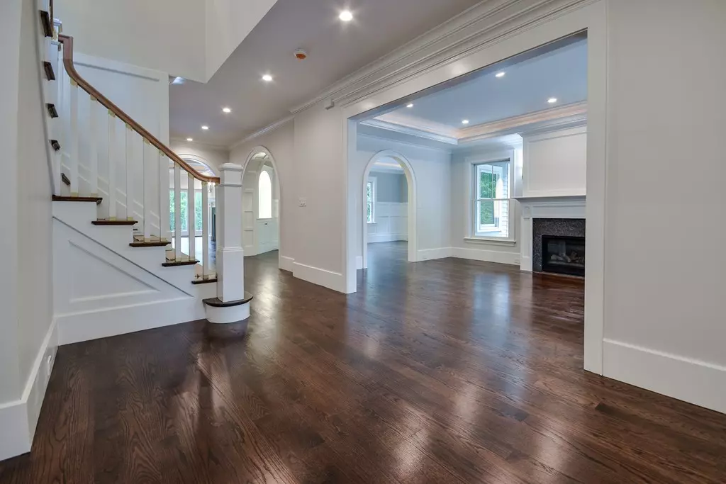 Needham, MA 02494,1283 Central Avenue