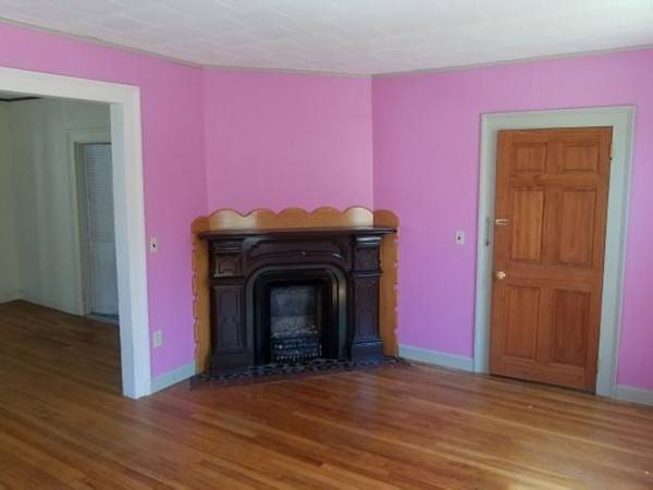 Westfield, MA 01085,7 Bates St