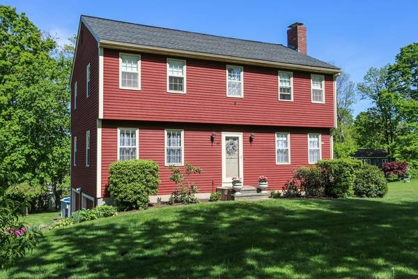 14 Marlboro St, Hudson, MA 01749