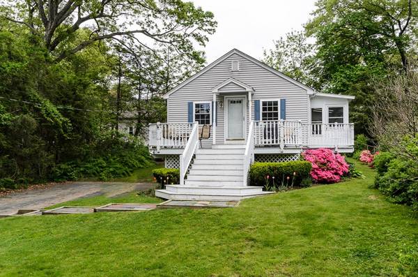 19 Ash St, Natick, MA 01760