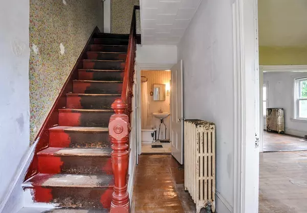 Whitman, MA 02382,35 George Street