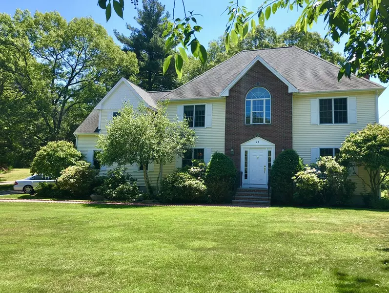 24 Goodnow Lane, Framingham, MA 01702