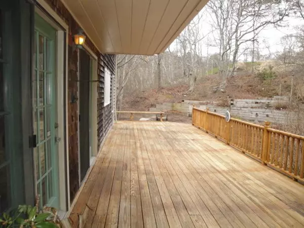 Dennis, MA 02638,6 Heegeong Dr