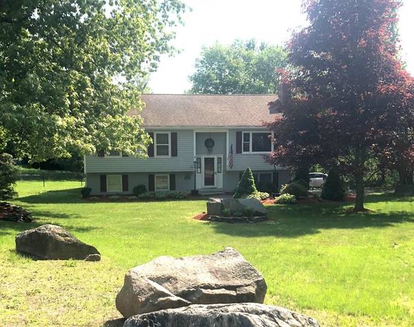 10 Hartford Ave South, Upton, MA 01568