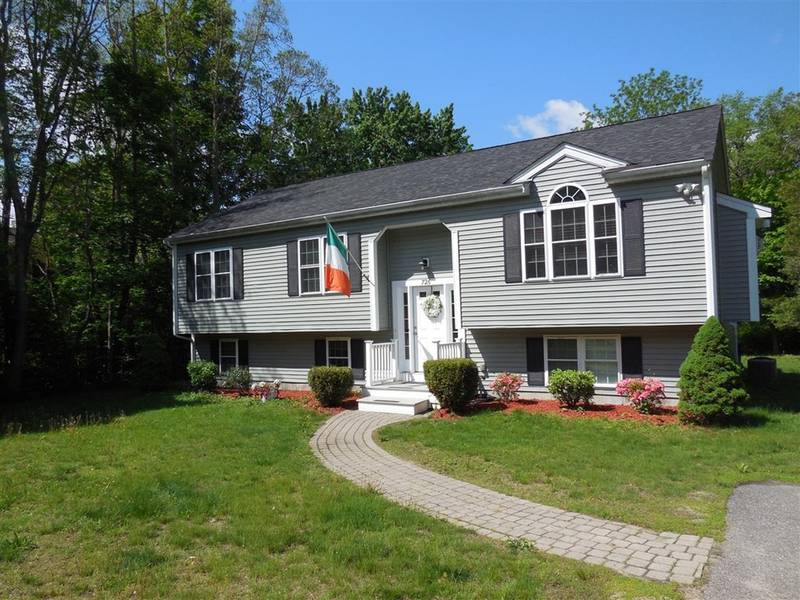 726 Plymouth St, Whitman, MA 02382