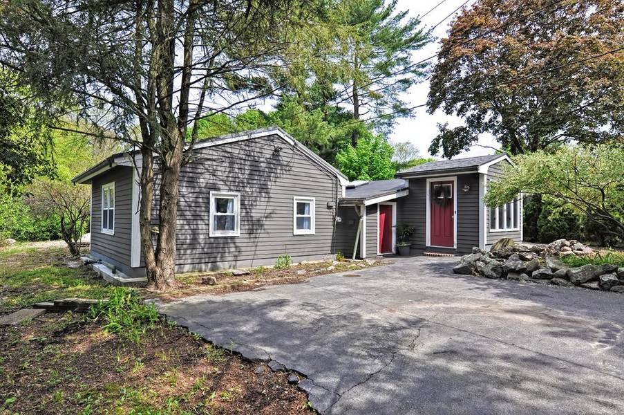 46 Verndale Ave, Attleboro, MA 02703