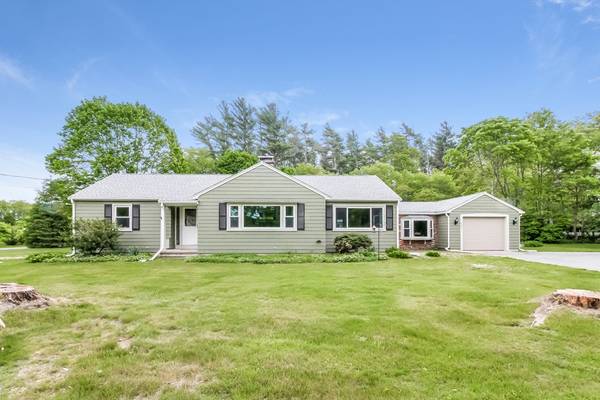 406 Snipatuit Road, Rochester, MA 02770