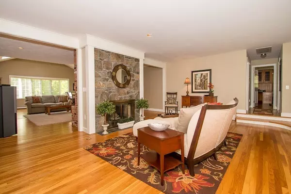 Seekonk, MA 02771,236 Jacob St