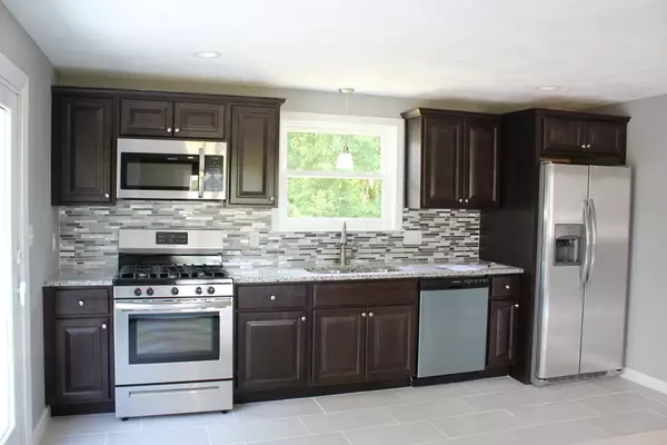Swansea, MA 02777,318 Old Stevens Rd