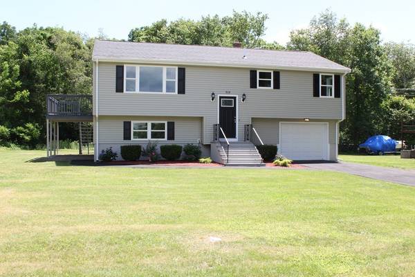 318 Old Stevens Rd, Swansea, MA 02777