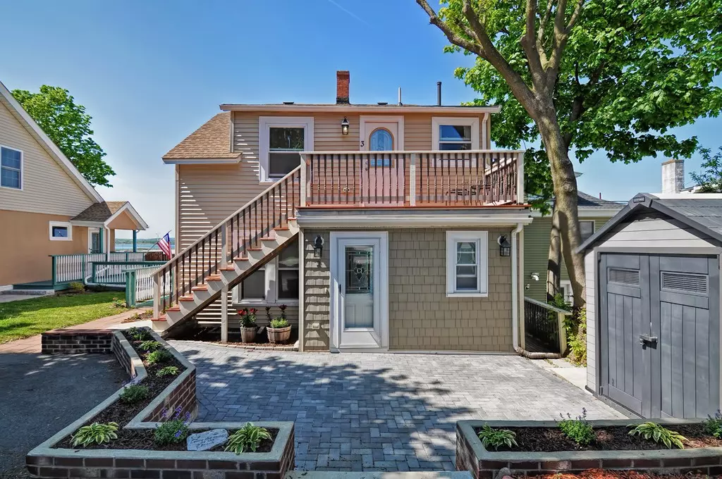 Nahant, MA 01908,131 Wilson Rd #3