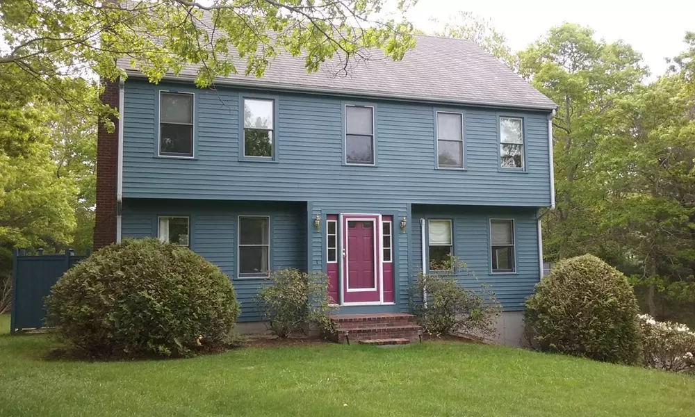 21 Seal Cove Rd, Plymouth, MA 02360