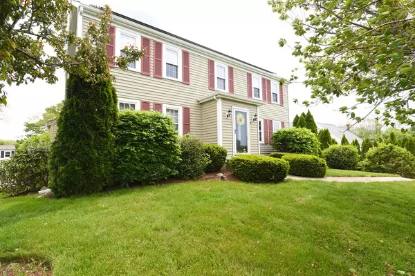 8 Hayloft Road, Plymouth, MA 02360