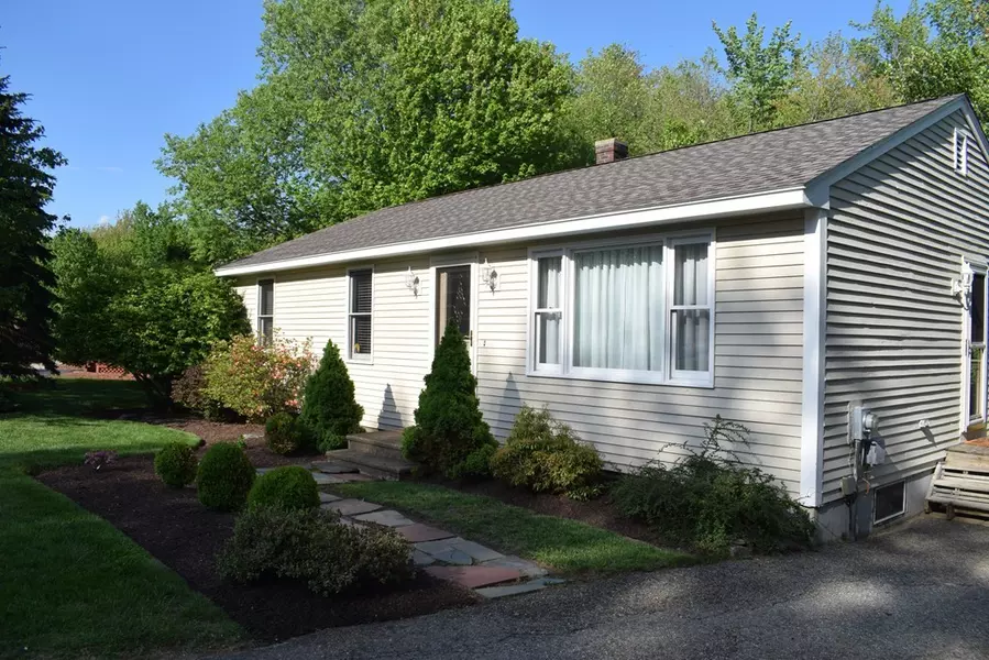 18 Fernwood Dr, Rutland, MA 01543