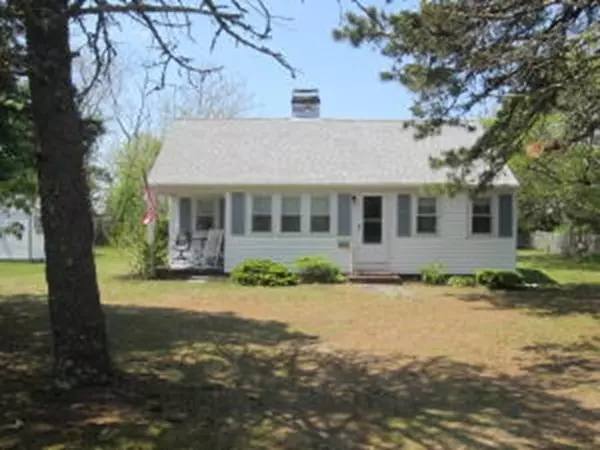 7 Nauhaught Rd, Yarmouth, MA 02664