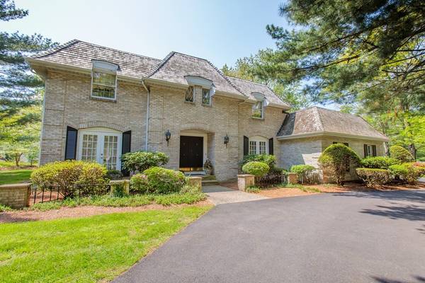 47 Royalston Rd, Wellesley, MA 02481