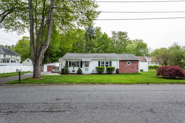 15 Edgewood Dr, East Longmeadow, MA 01028