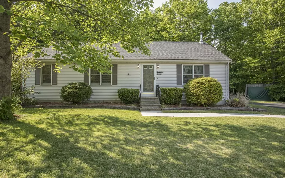 100 Greenwoods Circle, Taunton, MA 02780