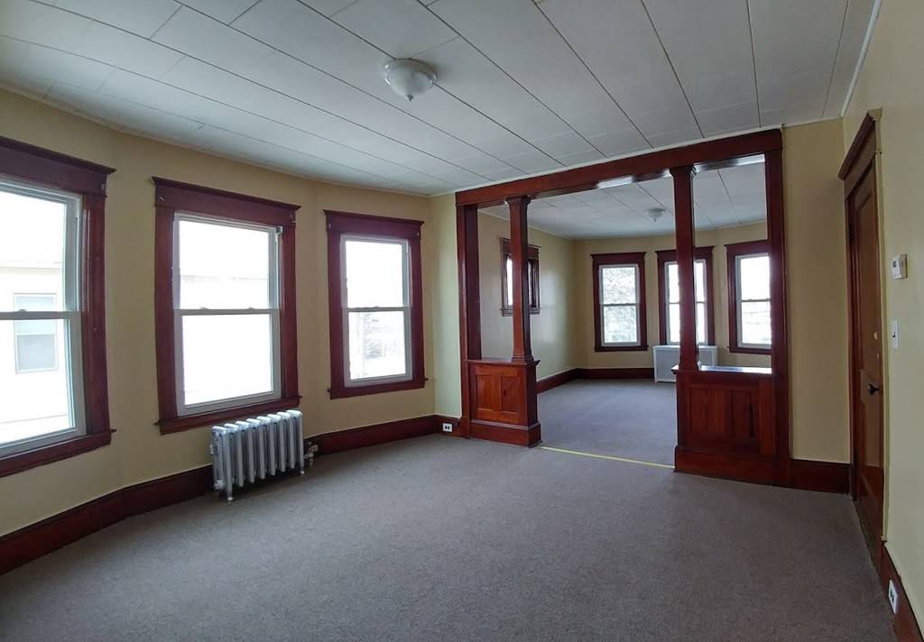 Chicopee, MA 01020,46-48 St James