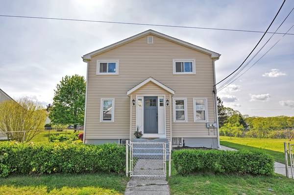 33 Bentley St, Swansea, MA 02777