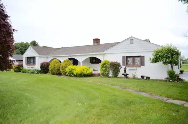 63 Springfield St, Wilbraham, MA 01095