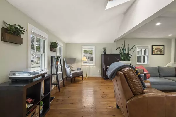 Natick, MA 01760,17 Evergreen Rd