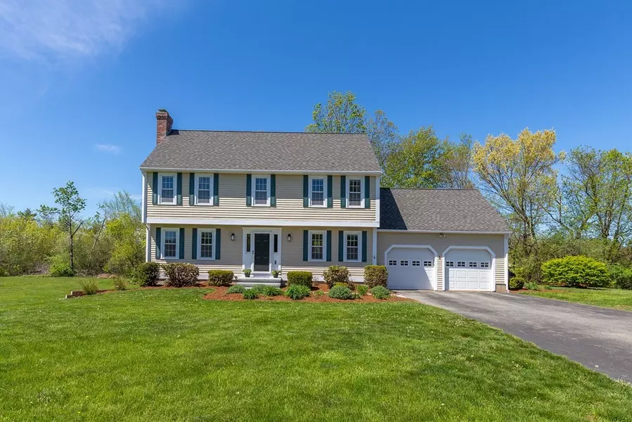 1 Fieldstone Dr, Westford, MA 01886