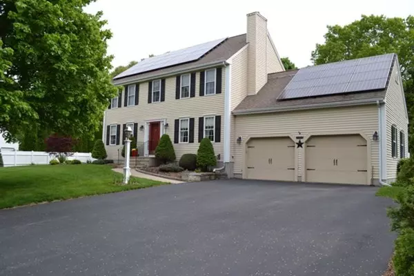 Seekonk, MA 02771,1 Harris Ct