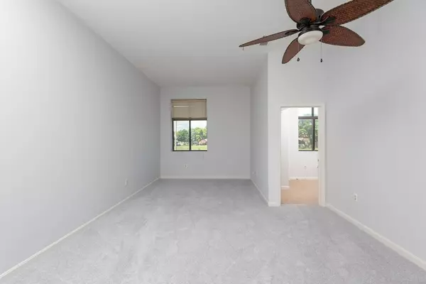 Weymouth, MA 02191,90 Sea St #219