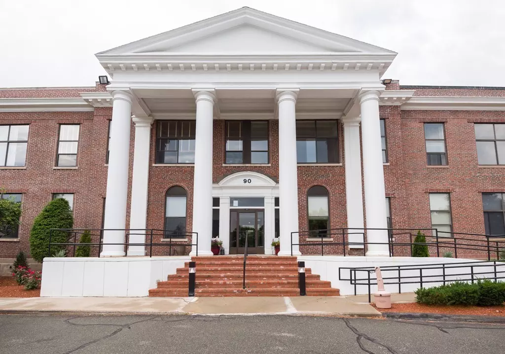 Weymouth, MA 02191,90 Sea St #219