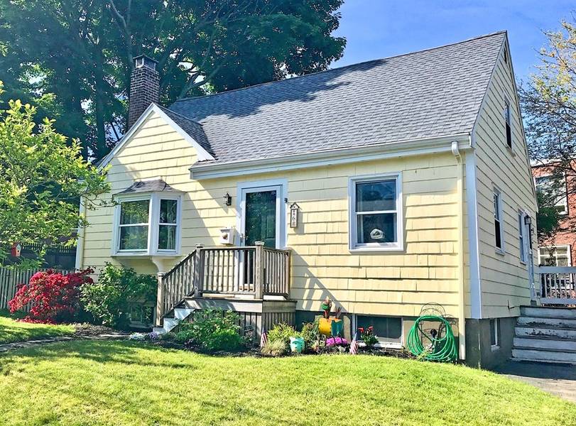 6 Susan Rd, Marblehead, MA 01945