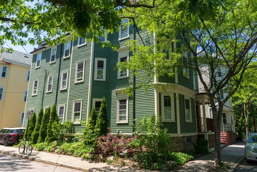 Brookline, MA 02445,195 Cypress Street #2