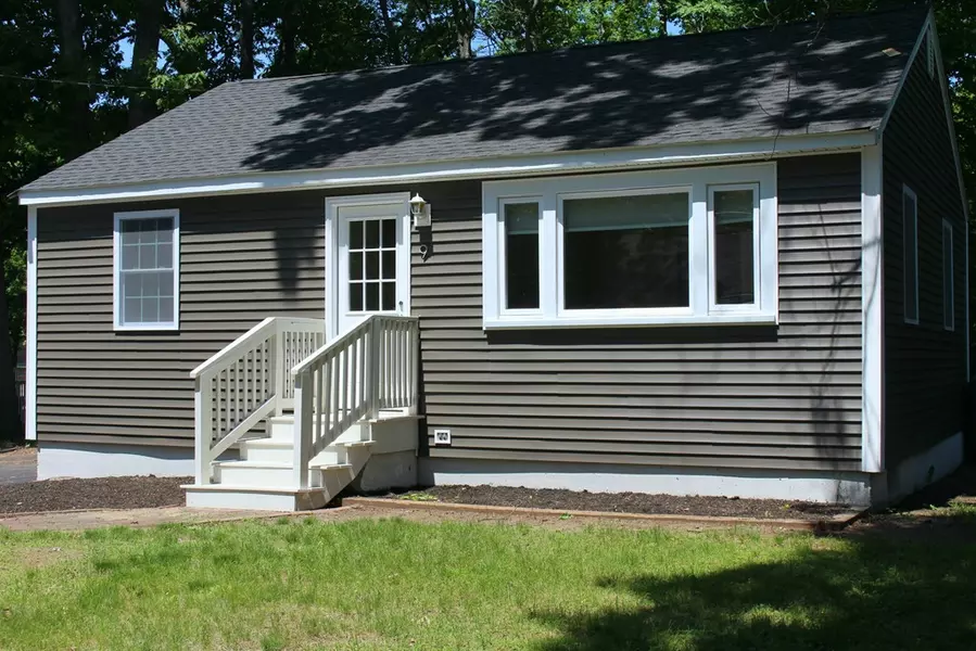 9 Colonial Rd, Milford, MA 01757