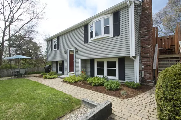 22 Falmouth Rd, Plymouth, MA 02360