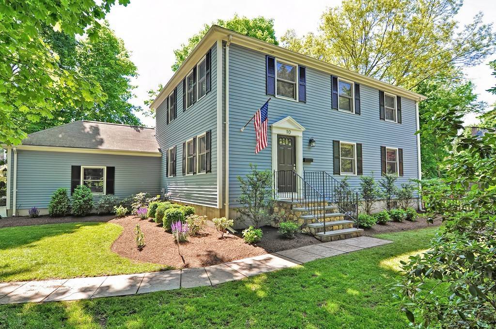 10 Pilgrim Rd, Wellesley, MA 02481
