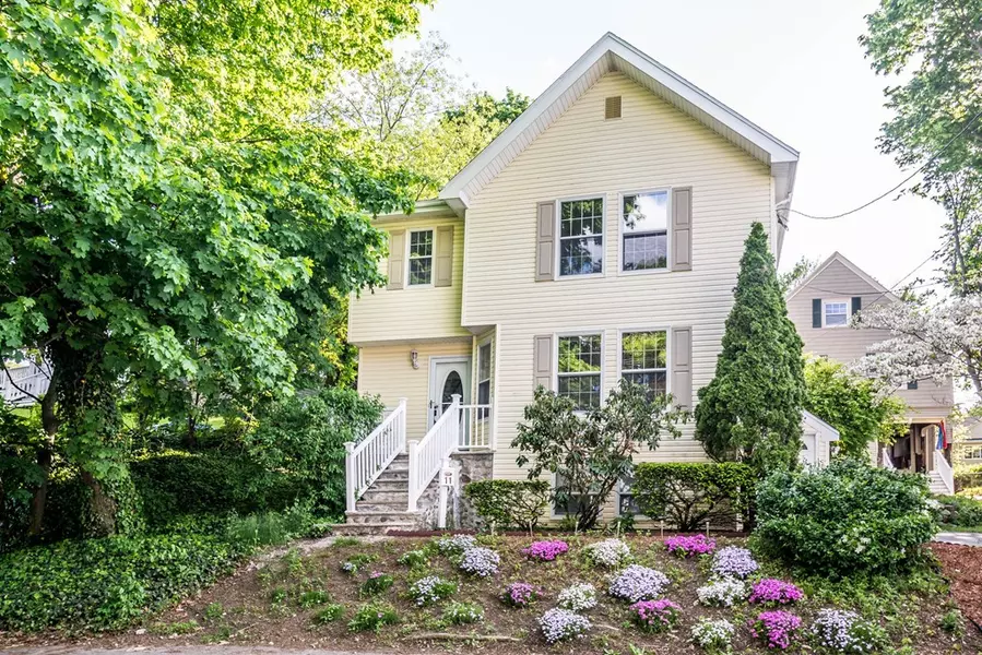 11 Hastings Lane, Medford, MA 02155