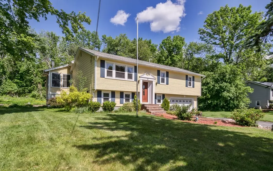 15 Westland Drive, Tewksbury, MA 01876