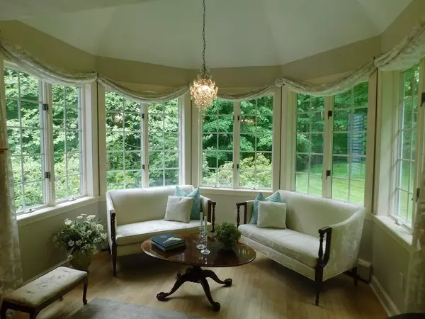 Norfolk, MA 02056,25 Union Street