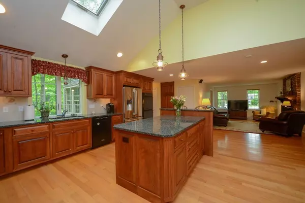 Hopkinton, MA 01748,4 Hemlock Dr